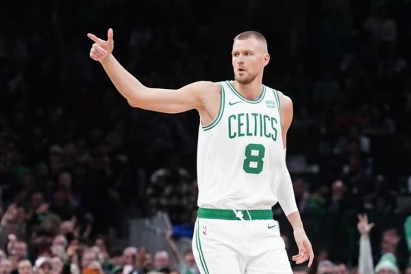 波尔津吉斯买断加盟快船:底薪赌冠背后的风险与机遇 波尔津吉斯买断加盟快船:底薪赌冠背后的风险与机遇